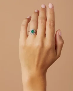 Diamond Point Witgouden Ringen|Ringen Met Kleurstenen<Witgouden ring, 0.48 ct smaragd, Majestic